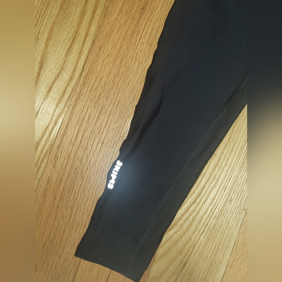 NWT SKIMS HIGH PERFORMANCE HIGH WAISTED 7/8 LEGGING IN ONYX SIZE SMALL - Picture 11 of 11